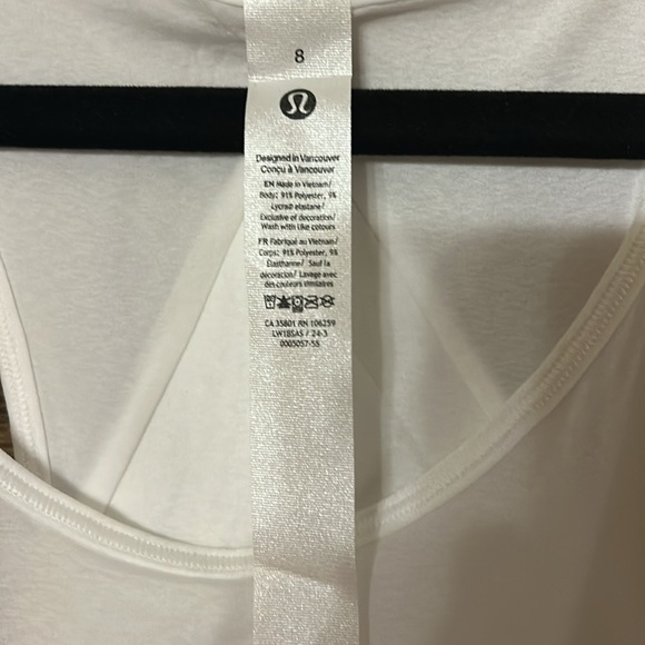 Lululemon Essential tank Top, White. Size 8 - Picture 8 of 8